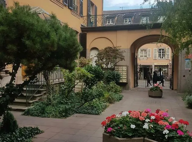 Appartement Avec Garage Centre Historique *